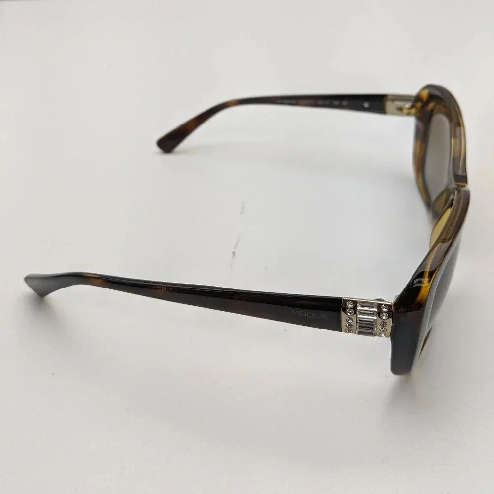 Vogue frame 10